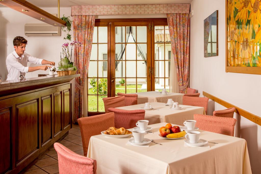 Tris Hotel Orbetello Buitenkant foto