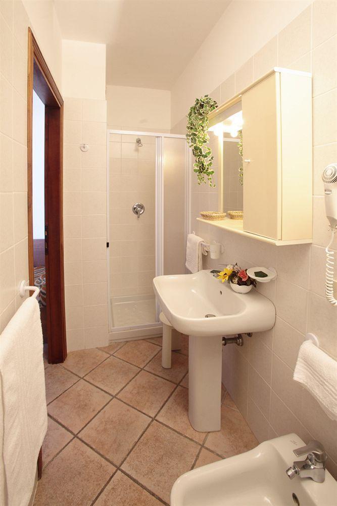Tris Hotel Orbetello Buitenkant foto
