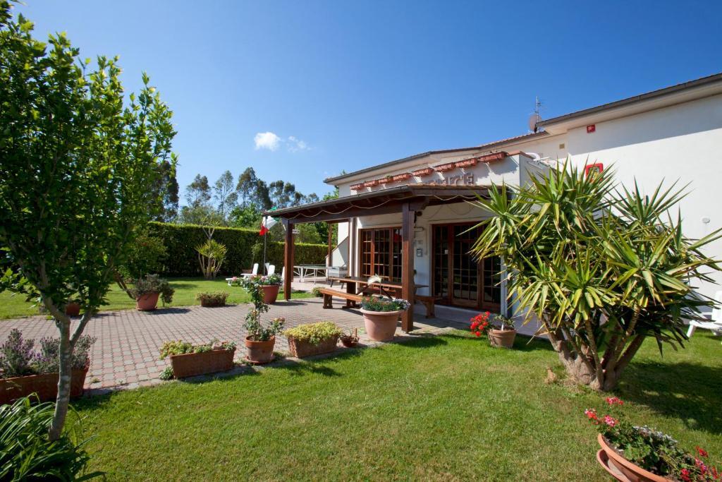 Tris Hotel Orbetello Buitenkant foto